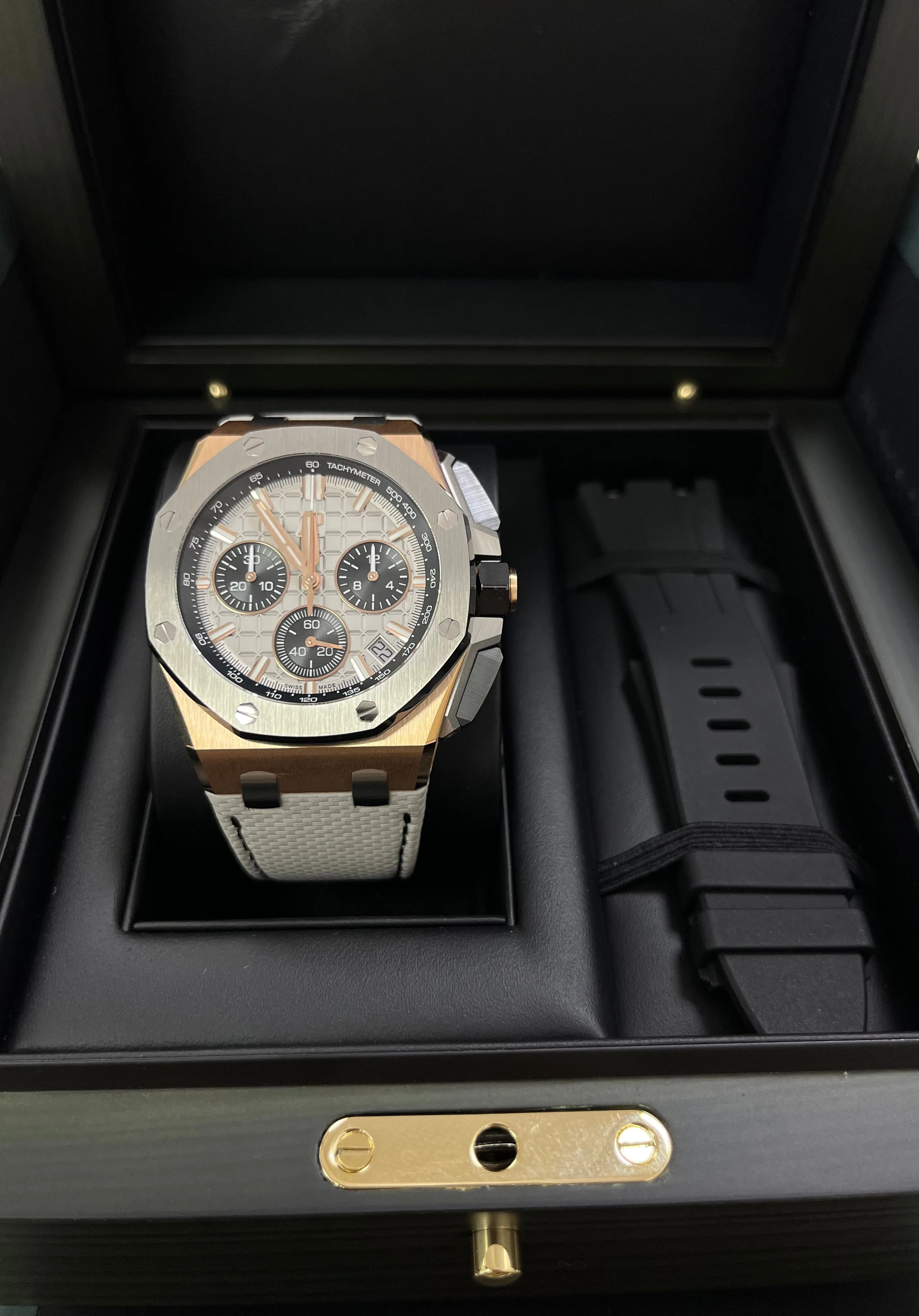 Audemars Piguet Royal Oak Offshore Chronograph 43mm Chronograph 18k Rose Gold and Titanium Grey Dial Ref# 26420OI.OO.A015VE.01