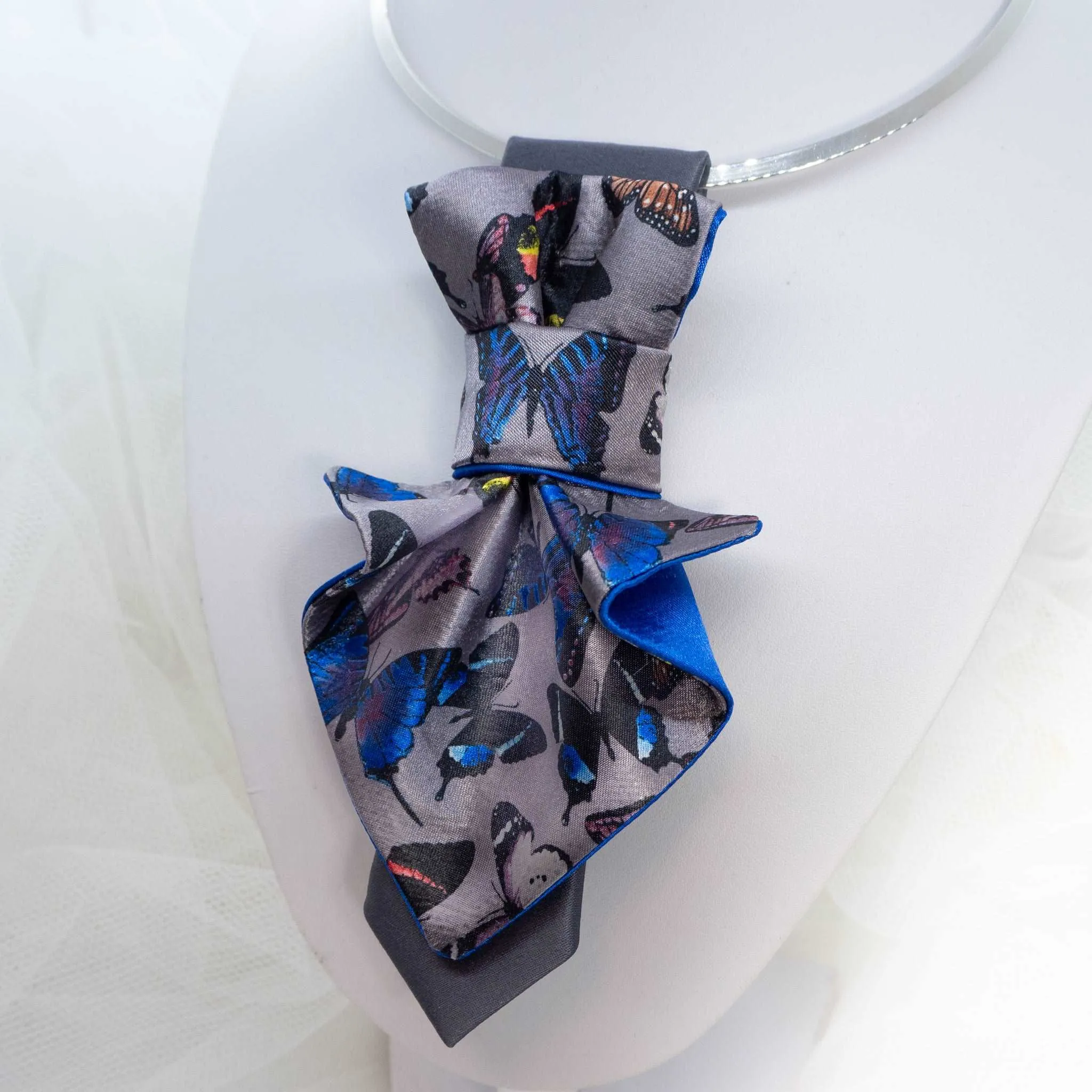 BOW TIE BUTTERFLY JABOT