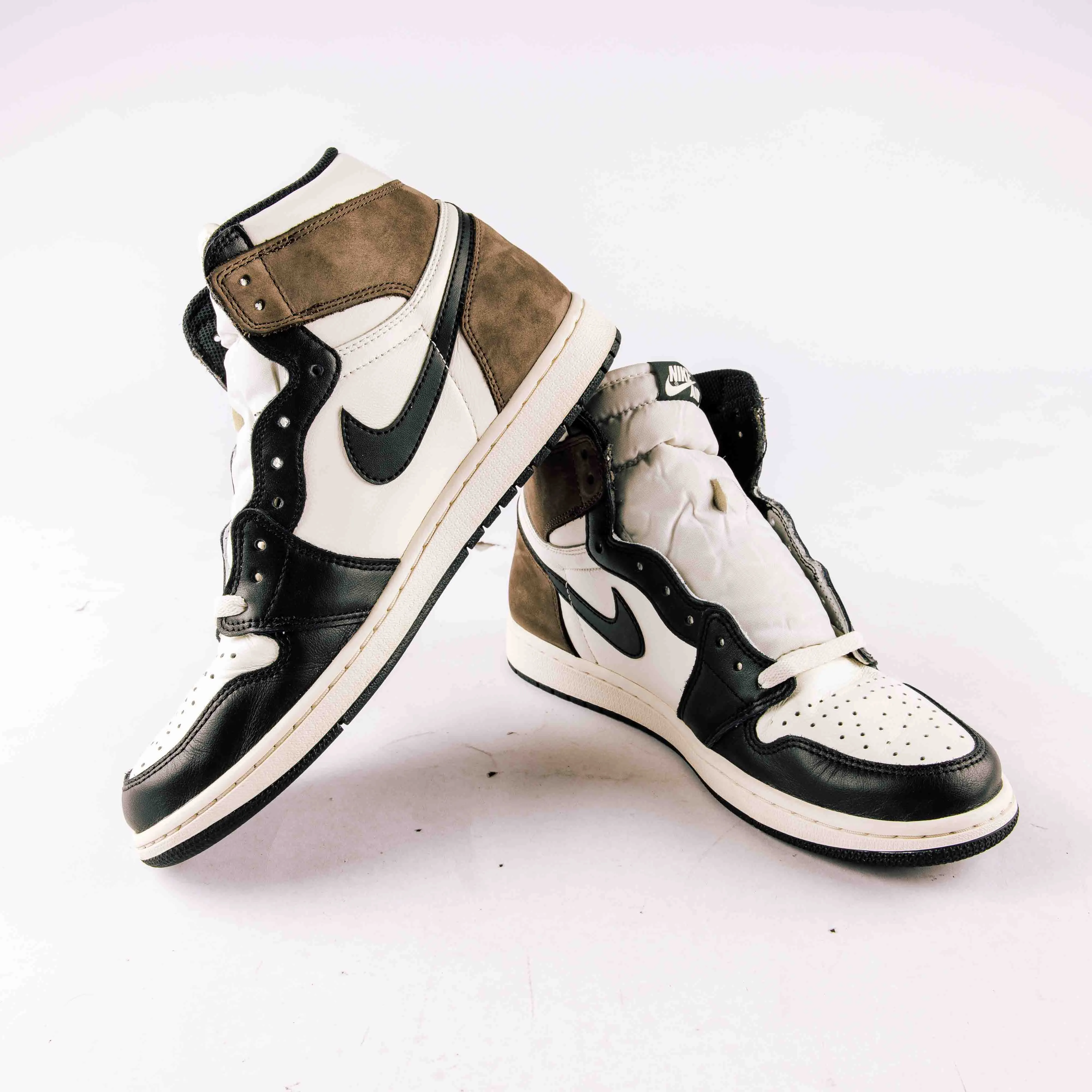 Jordan 1 Retro High Dark Mocha - Used - 0738